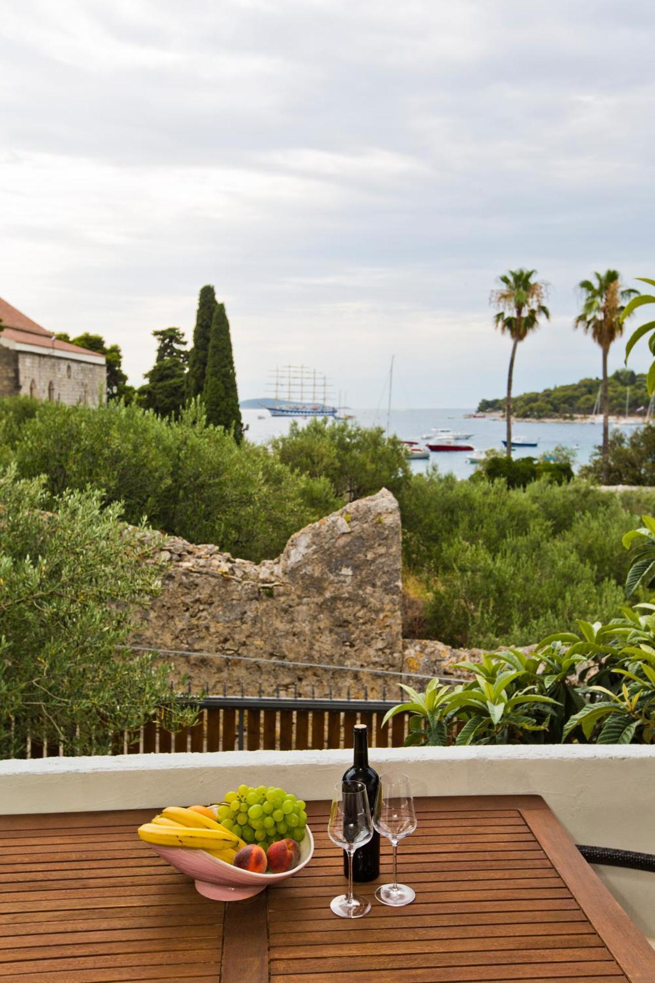 Apartments Grgo Hvar Town Eksteriør billede